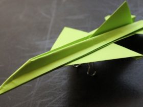 here-s-how-to-make-paper-planes-that-fly-10000-feet-and-boomerang-back-to-you1400-1515481051_1100x513